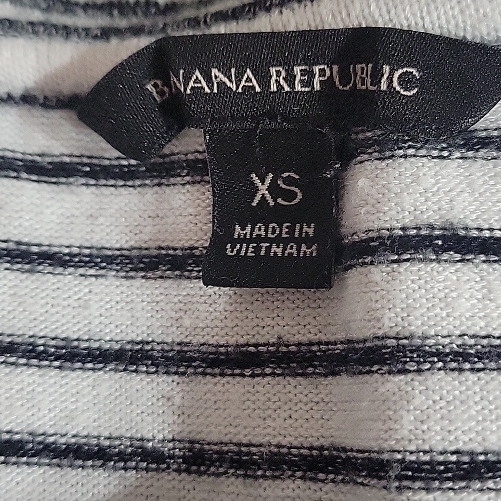 Banana Republic Black and White Striped Long Sleeve Tunic, Side Slits - Picture 5 of 6